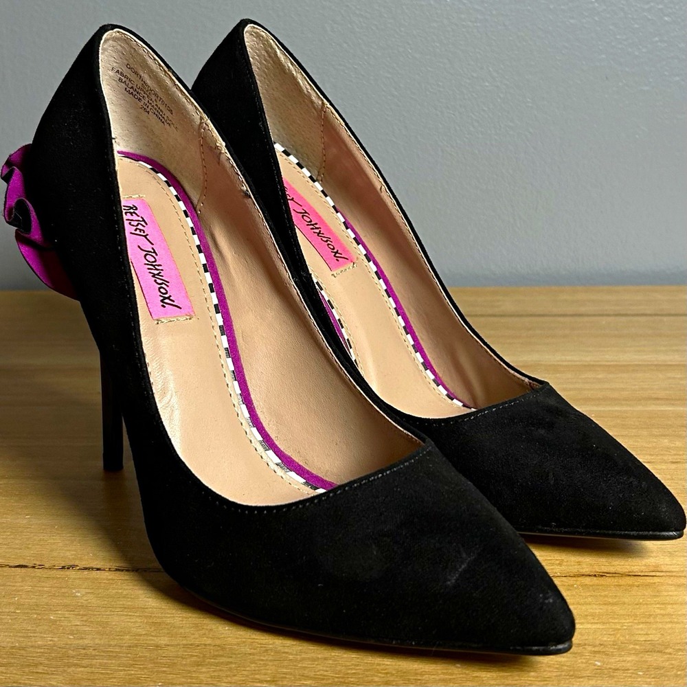 Betsey Johnson Black Suede Purple Ruffle Dorthi Pointed Toe Stiletto Pump Heels